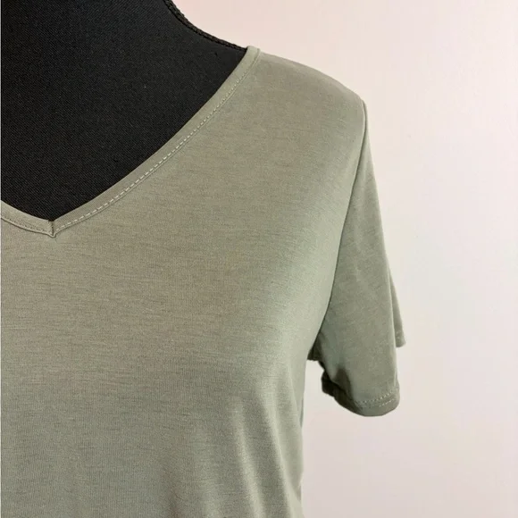 Green Envelope Ruffled Top - Picture 3 of 5